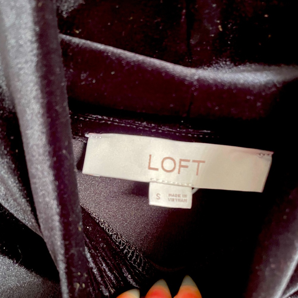 BNWT Loft black Velvet turtle neck